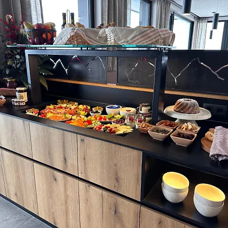 Nativo Bergaparts アパートホテル 4*